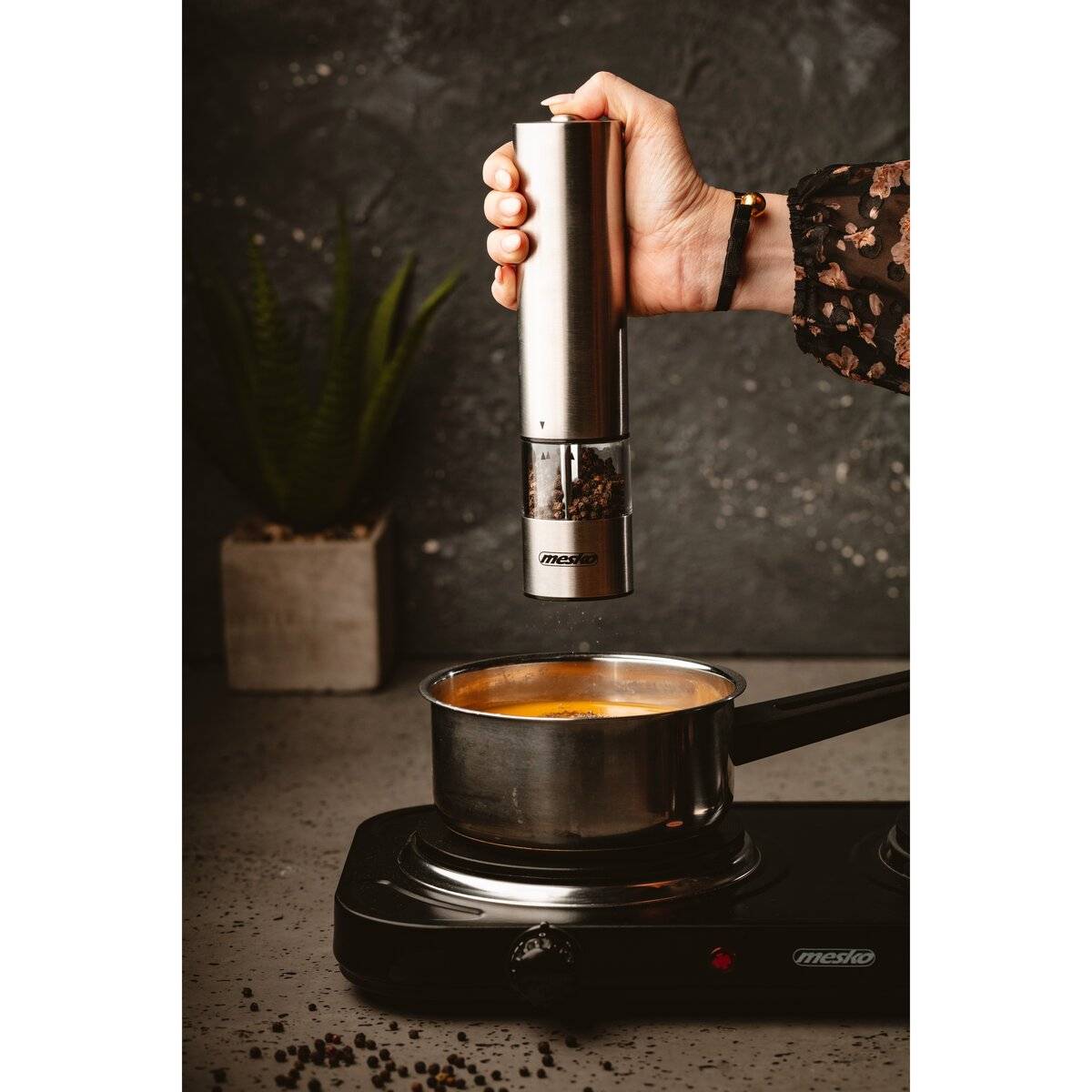 Ηλεκτρικός μύλος αλατιού και πιπεριού Mesko MS 4432 Ηλεκτρικός μύλος αλατιού και πιπεριού Mesko MS 4432