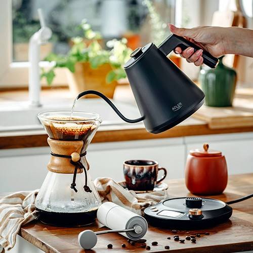 Ηλεκτρικός βραστήρας με μακρύ στόμιο Adler AD 1349 Ηλεκτρικός βραστήρας με μακρύ στόμιο Adler AD 1349